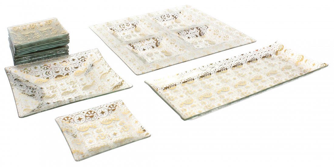 Seventeen (17) Piece Georges Briard Plates & Trays (1 of 6)