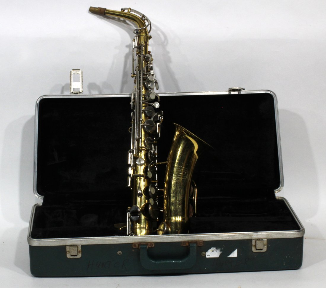 Bundy saxophone (1 of 6)
