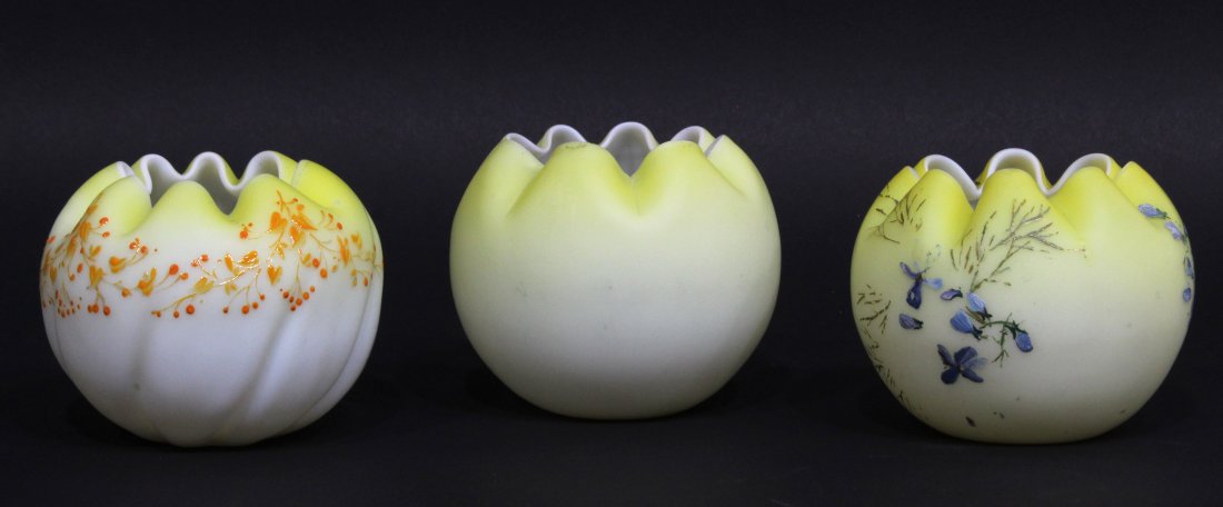 3 Assorted Elegant Mount Washington Glass Rose Bowls (1 of 7)