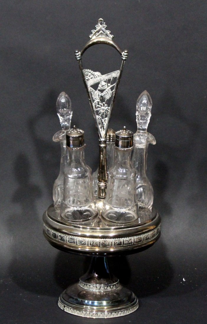 quadruple plate 215 commandant stand: quadruple silver plate 215 commandant stand Victorian. Size: 18 h