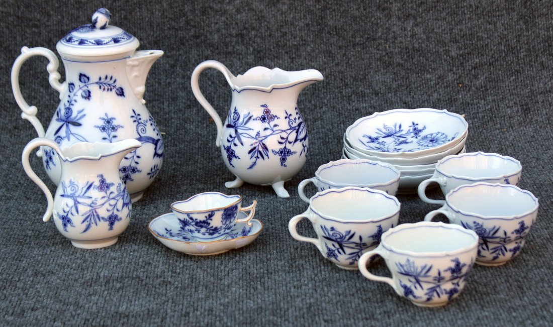 MEISSEN Porcelain BLUE ONION Pattern TEA SET (1 of 6)