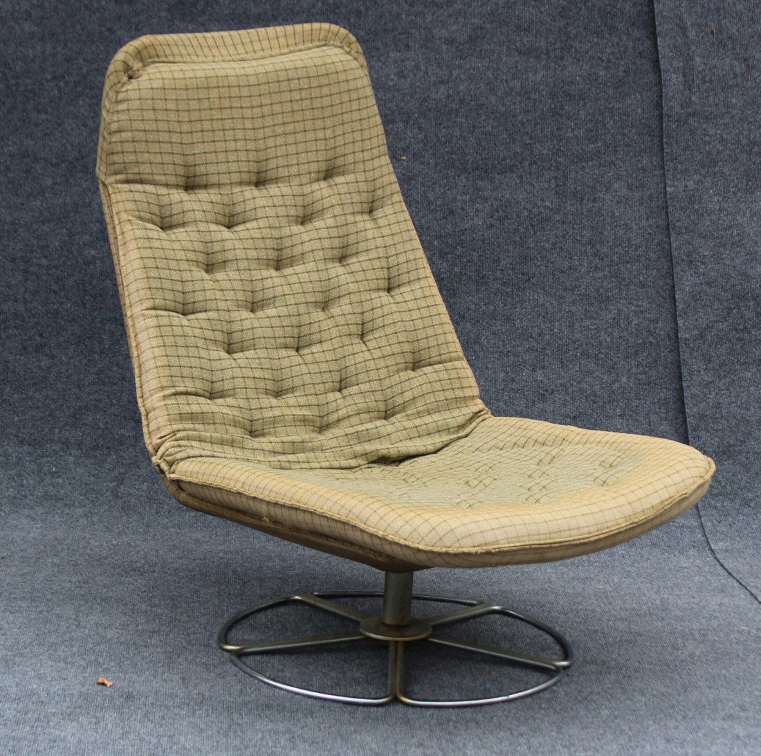 MID CENTURY MODERN SWIVEL LOUNGE CHAIR CHROME BASE (1 of 3)