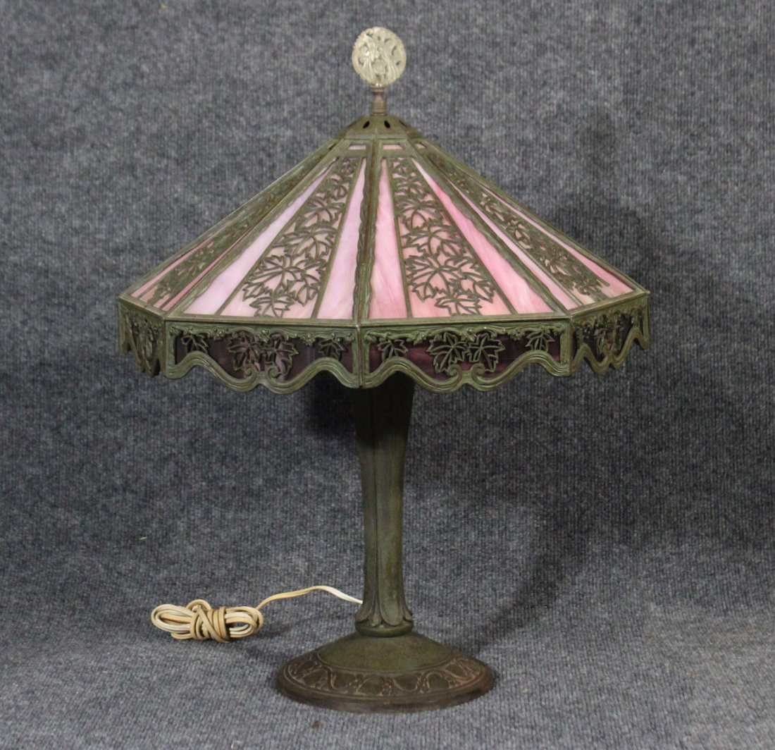 BRADLEY & HUBBARD OVERLAY SLAG GLASS 8 PANEL LAMP (1 of 8)