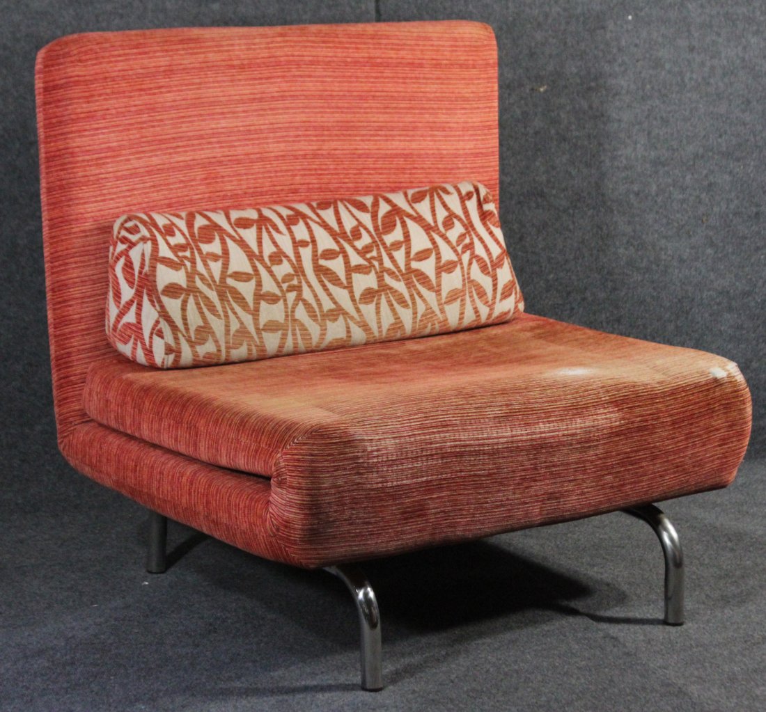 UNUSUAL Mid Century Modern FOLD OUT LOUNGE TO DAYBED: UNUSUAL Mid Century Modern FOLD OUT LOUNGE TO DAYBED. Great item, wide lounge chair - folds out and becomes a daybed.Size: 36 x 36 , extended 80 in l, inches