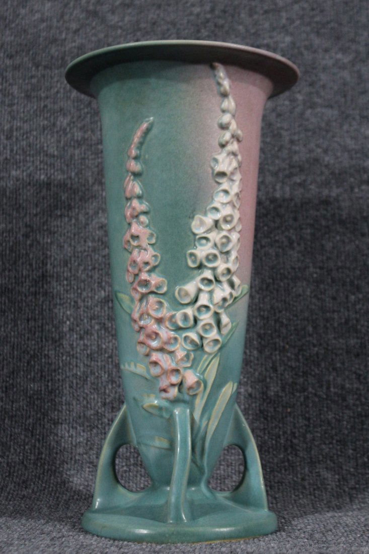 Large Tall ROSEVILLE ART POTTERY VASE 14.25 in. height (1 of 4)