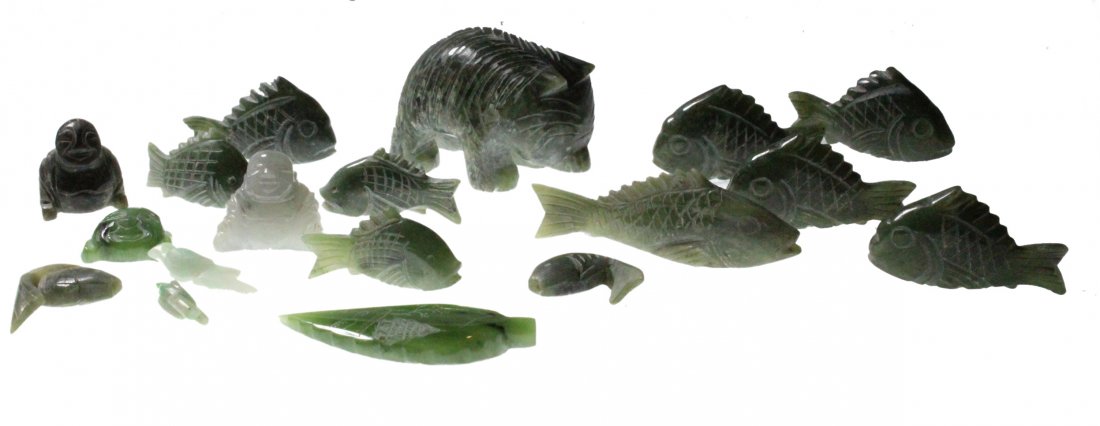 18 PIECE ASIAN GREEN JADE CARVED FISH, BEAR, BIRDS (1 of 4)