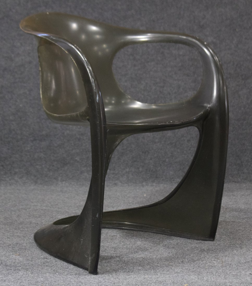 MID CENTURY SPACE AGE DESIGN Molded Plastic Arm Chair (1 of 4)
