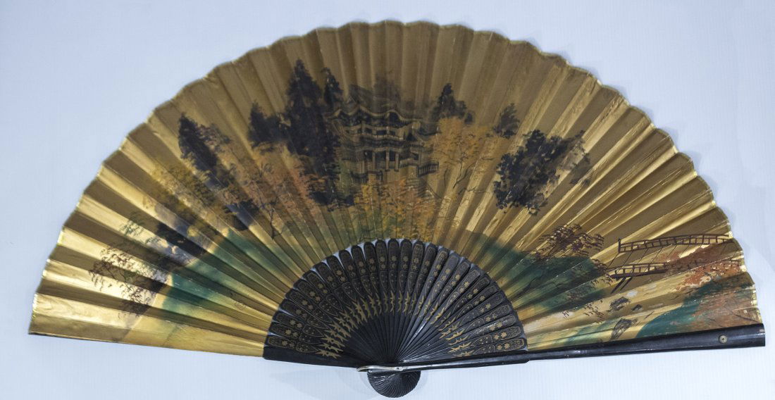 Large ORIENTAL ASIAN HAND FAN Gold Gilt Scenic Design (1 of 5)