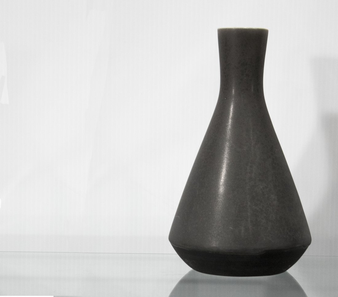MID CENTURY MODERN MATTE BLACK ART POTTERY VASE (1 of 3)