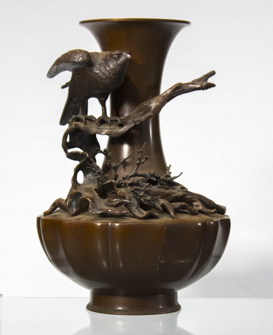 19th C. JAPANESE BRONZE URN WITH OUTSIDE MOUNTED BIRD (1 of 6)
