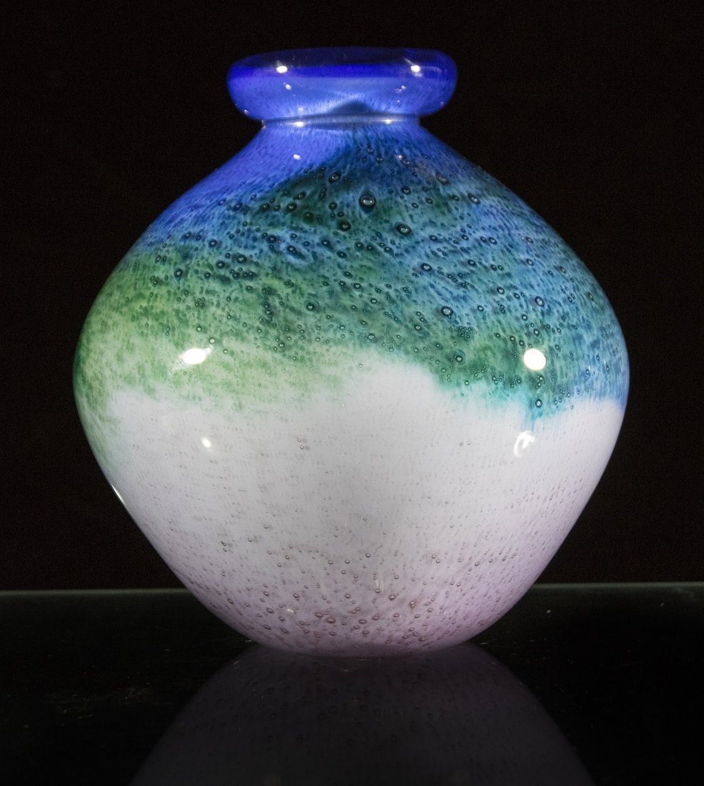 MID CENTURY MODERN STUDIO ART GLASS VASE (1 of 3)