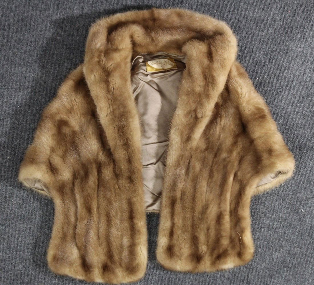 Fur over jacket vest , shrug (1 of 5)