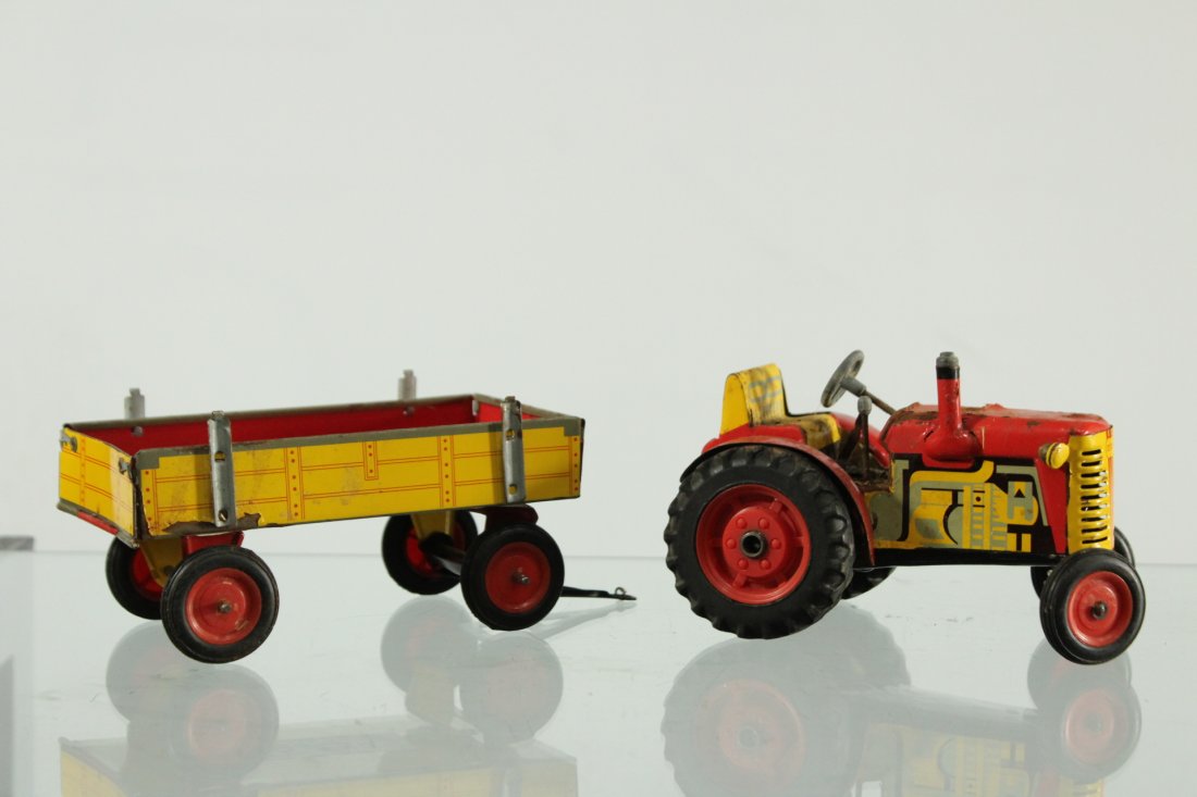 Vintage ZETOR TOY TRACTOR AND CART TIN LITHO (1 of 6)