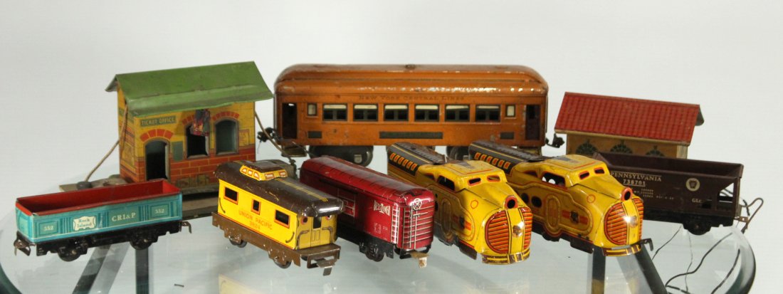Collection of vintage toy trains (1 of 15)
