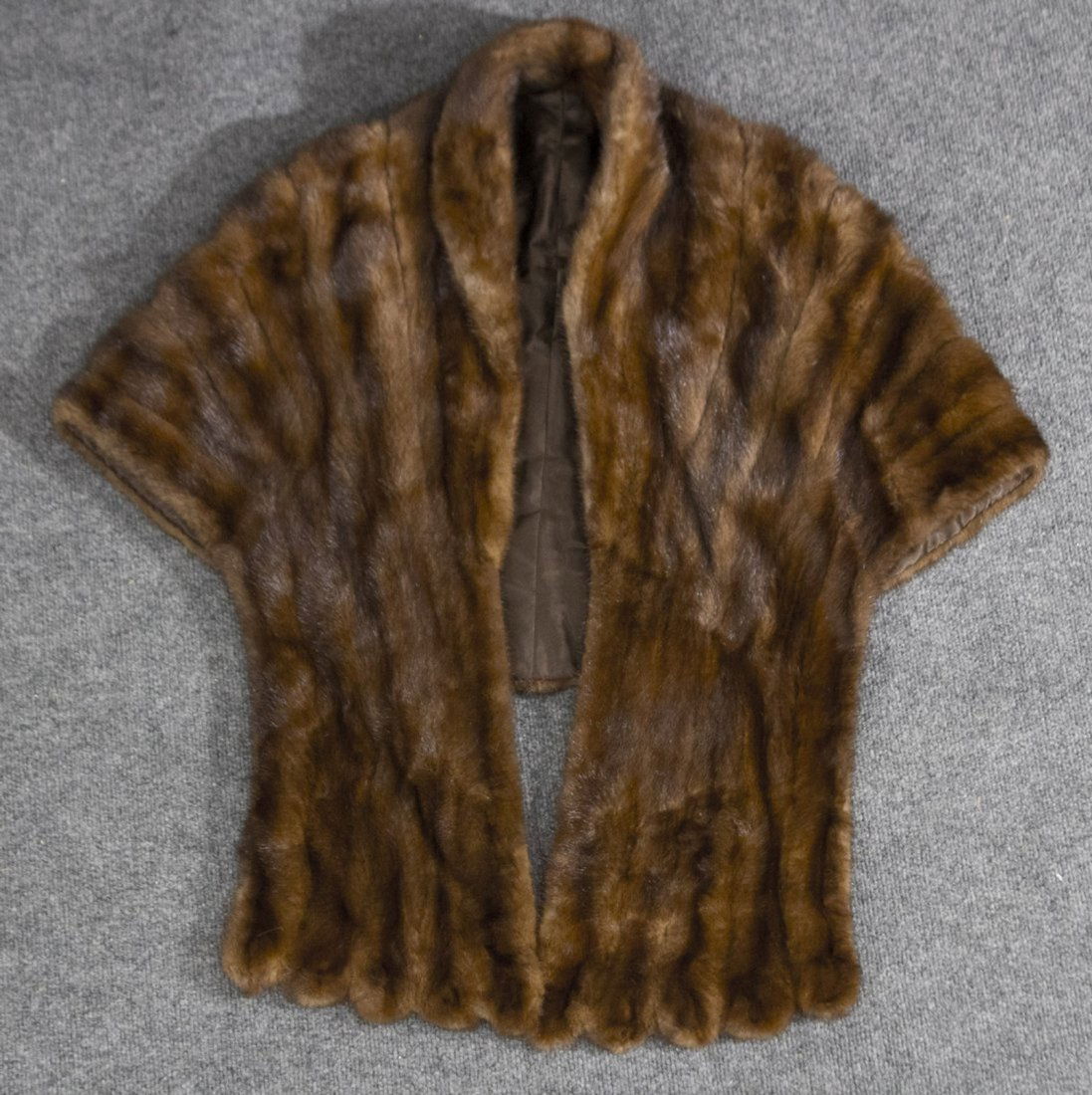 Fur coat, jacket or shrug (1 of 4)