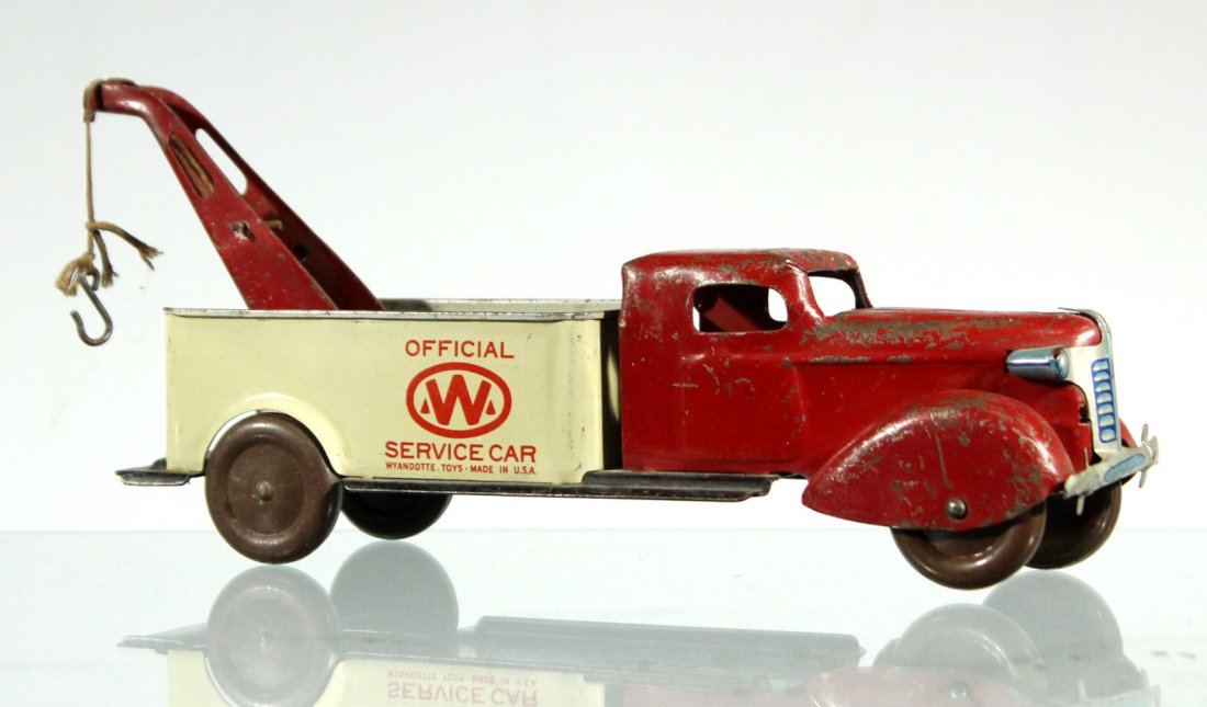 W OFFICIAL SERVICE CAR Antique Toy WRECKER TRUCK (1 of 6)