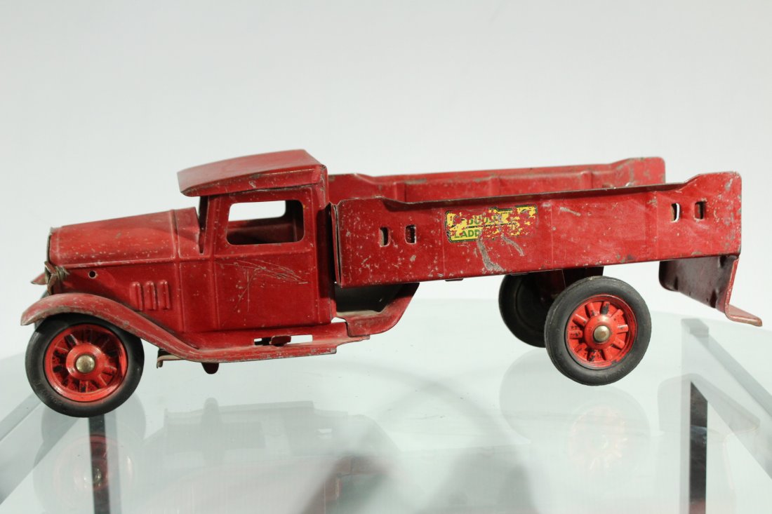 Antique PRESSED STEEL RED BUDDY L TRUCK (1 of 5)
