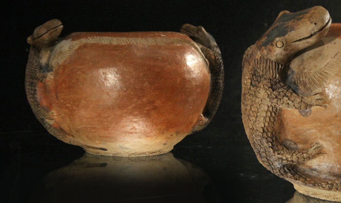 South American Redware Pottery Vase With Lizard on Side (1 of 6)