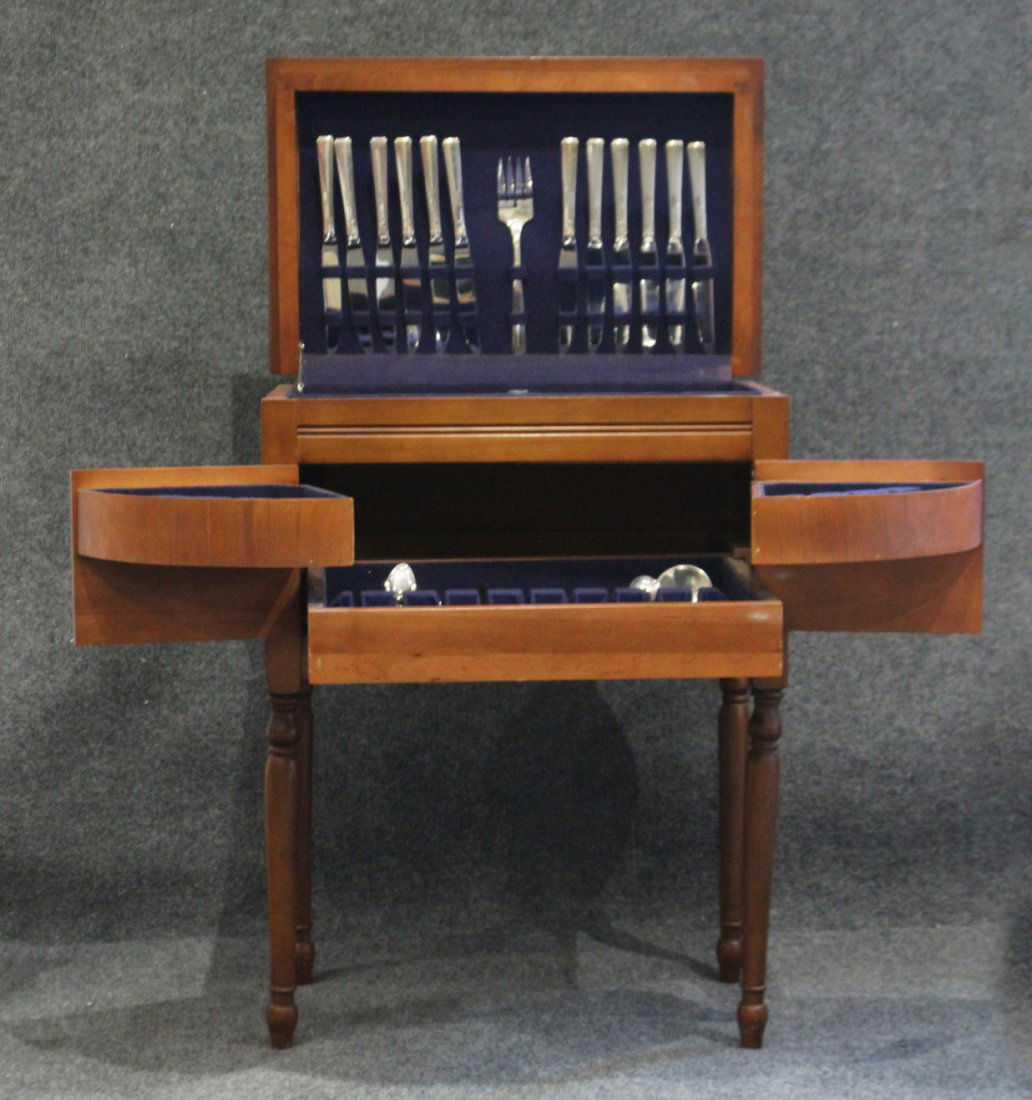 Service 12 Silver Plate Flatware Set / Mahogany Cabinet (1 of 11)
