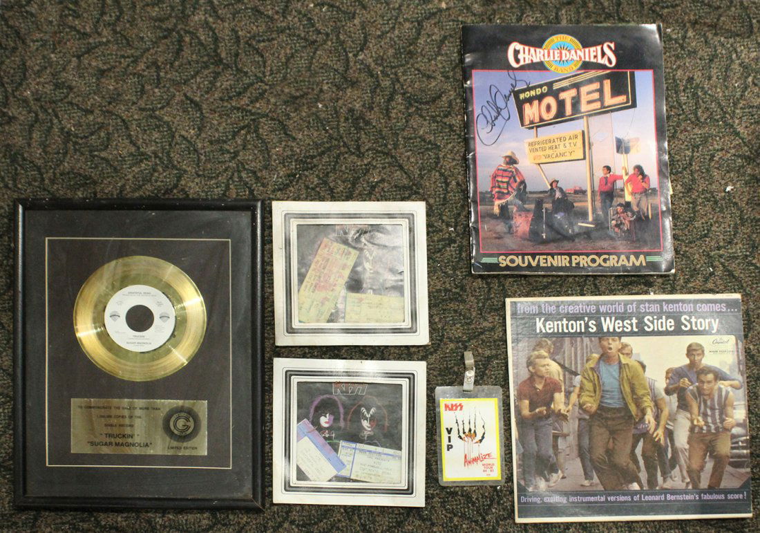 Six [6] Assorted Entertainment Grouping KISS, SUN CITY (1 of 6)