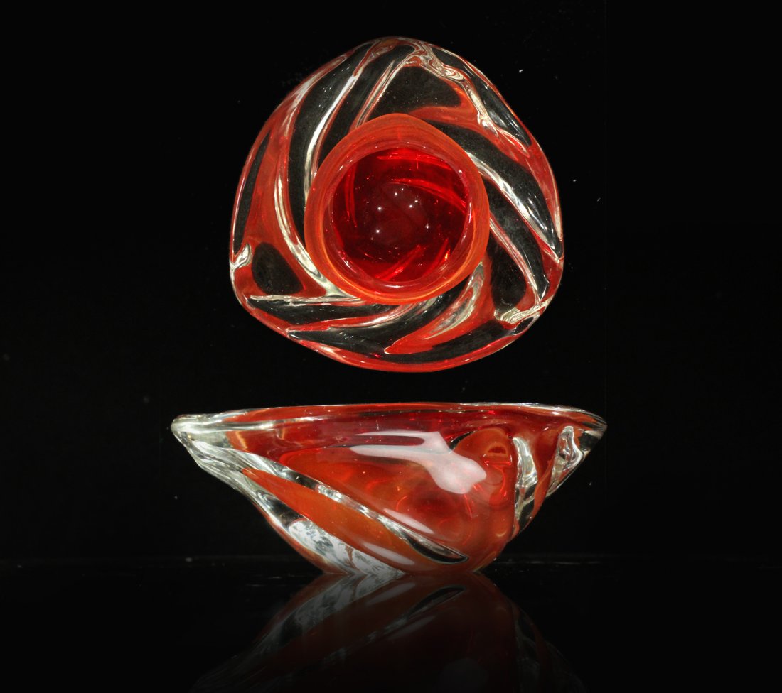 Mid-Century Space Age Spinning Comet Art Glass Bowl: Mid-Century Space Age Spinning Comet Art Glass Bowl. Size: 2.5 h , 8 w inches