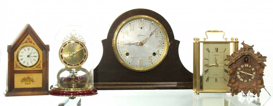 Collection of assorted clocks (1 of 7)
