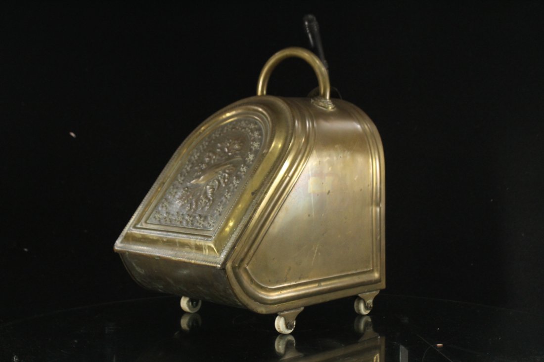 Antique ENGLISH BRASS COAL HOG Embossed Bird, Scoop (1 of 5)