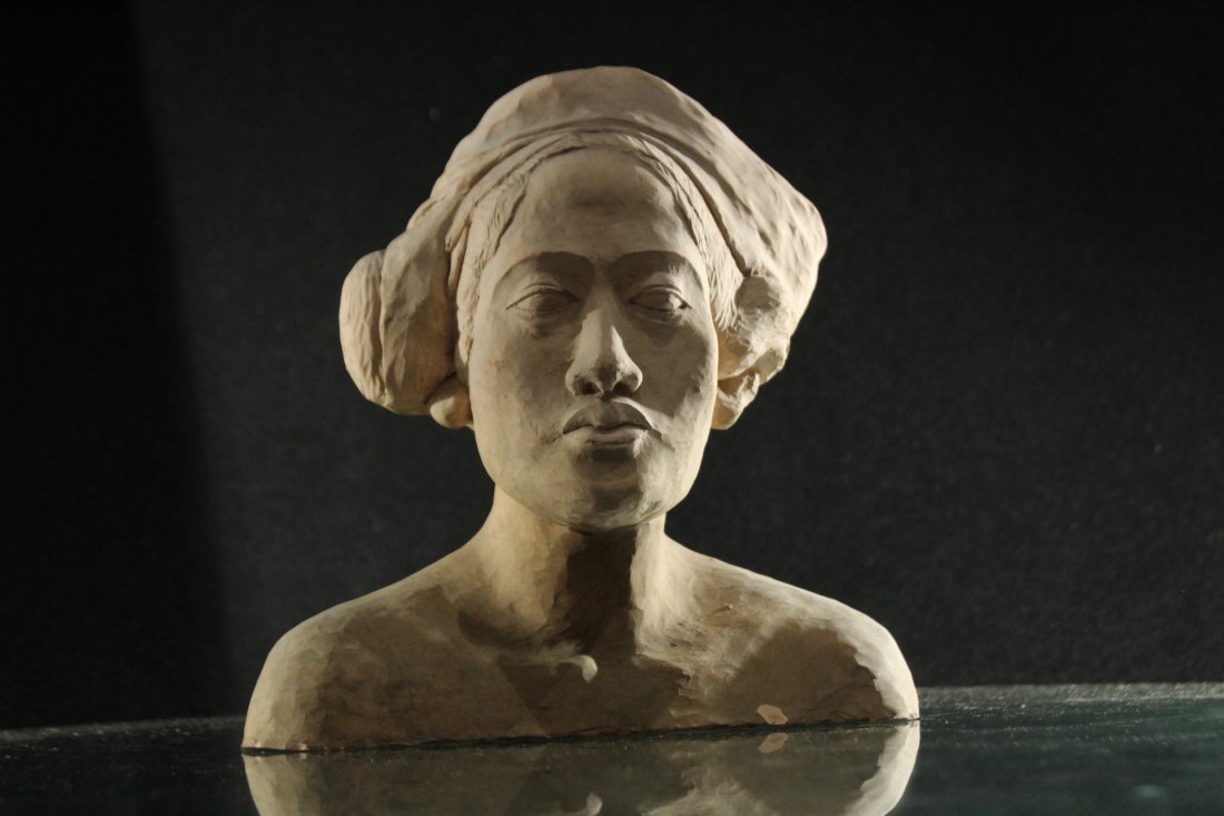 Studio Pottery Clay bust (1 of 4)