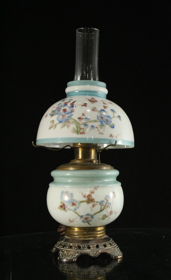 Vintage Hurricane gone with the wind lamp (1 of 5)