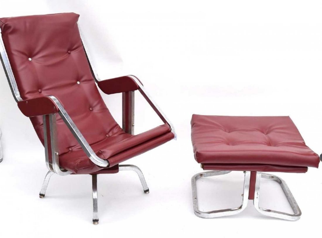 Mid Century CHROME SWIVEL ROTATE CRADLE LOUNGE, OTTOMAN: Mid Century CHROME SWIVEL ROTATING LOUNGE CRADLE CHAIR & OTTOMAN. Chrome mechanical 360 degree Rotating swivel frame with mauve color vinyl upholstery. Very good condition and clean. Size: lounge chai