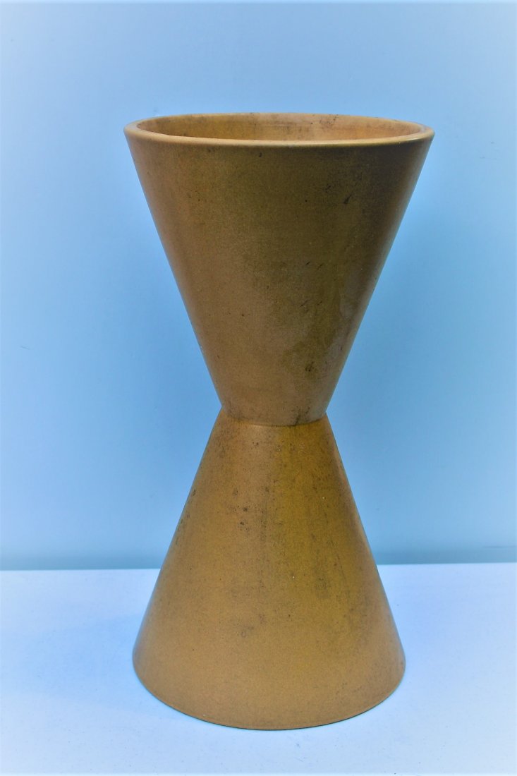 MID-CENTURY AMERICAN ART POTTERY HOUR GLASS VASE 21.5 H (1 of 5)