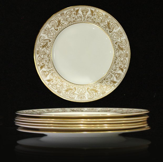 Six [6] WEDGWOOD GOLD FLORENTINE Dinner Plates (1 of 5)