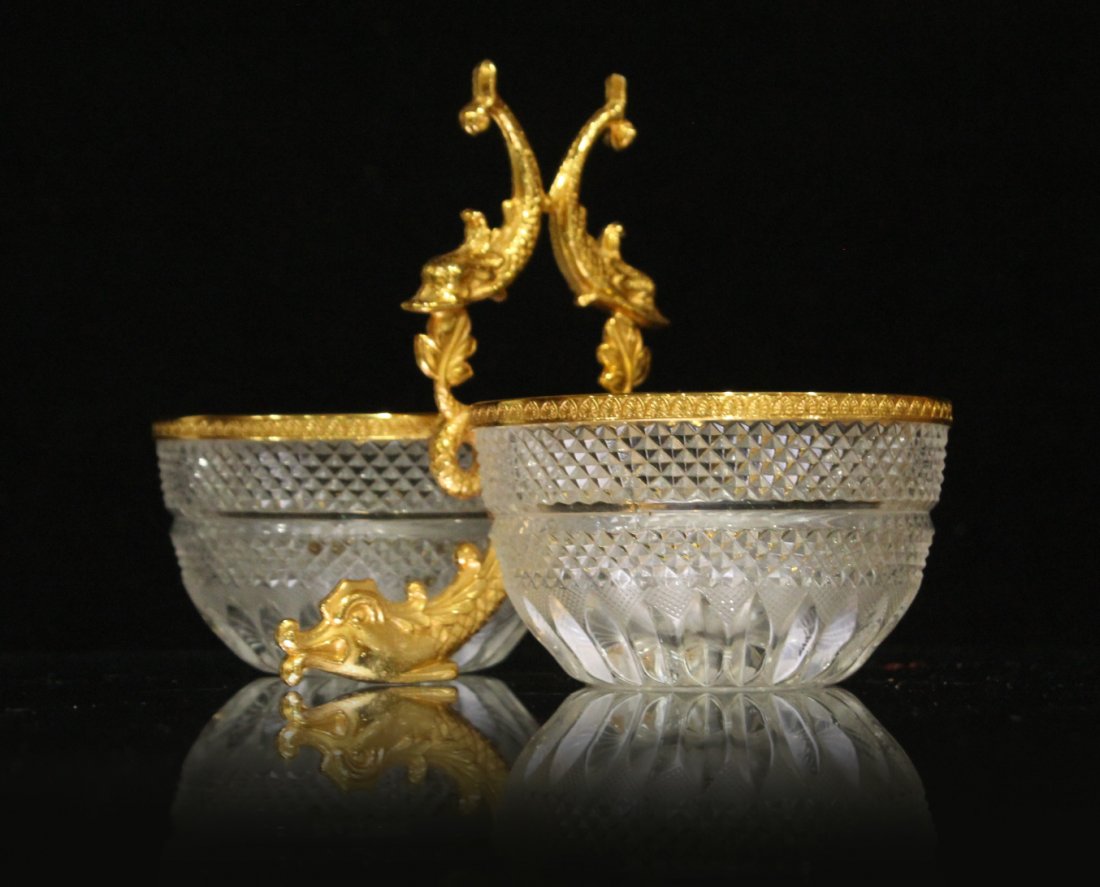 Diamond Quilted Glass Bowls in Bronze Serpents Holder: Diamond Quilted Glass Bowls in Bronze Serpents Holder. Size: 9 x 6 inches