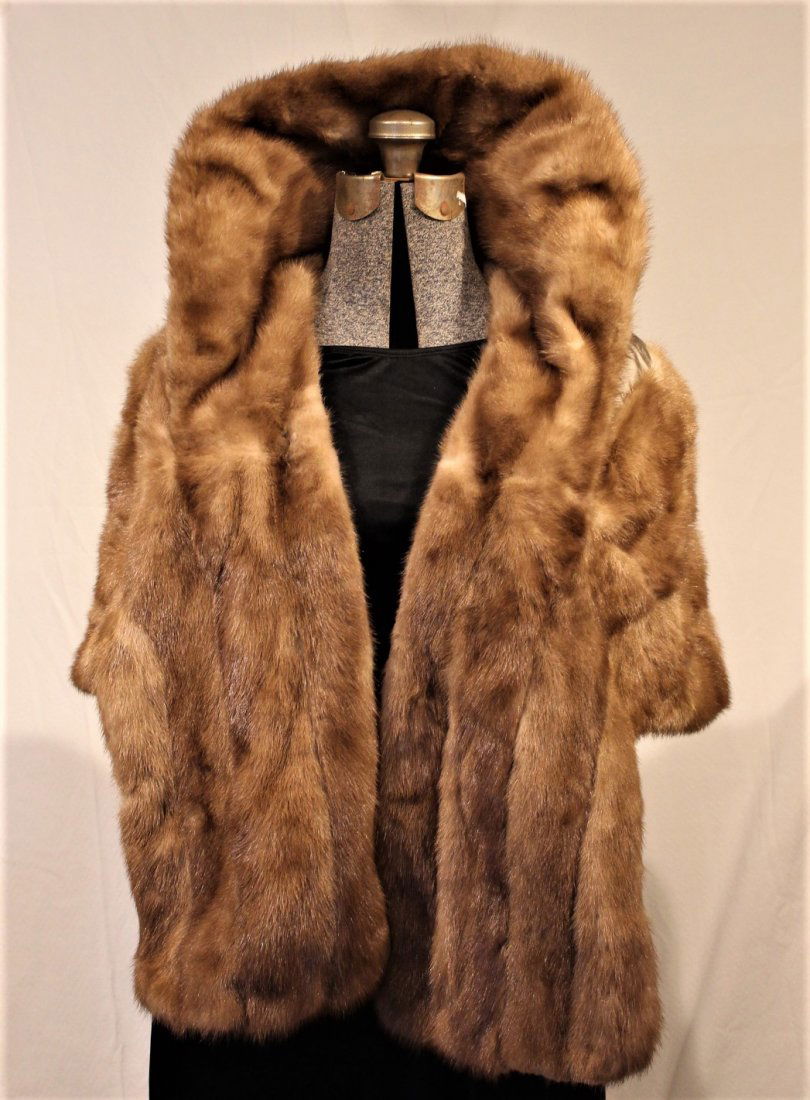 BLOND MINK STOLE - 17 inches length: BLOND MINK STOLE - 17 inches length, 56 inches wrist to wrist