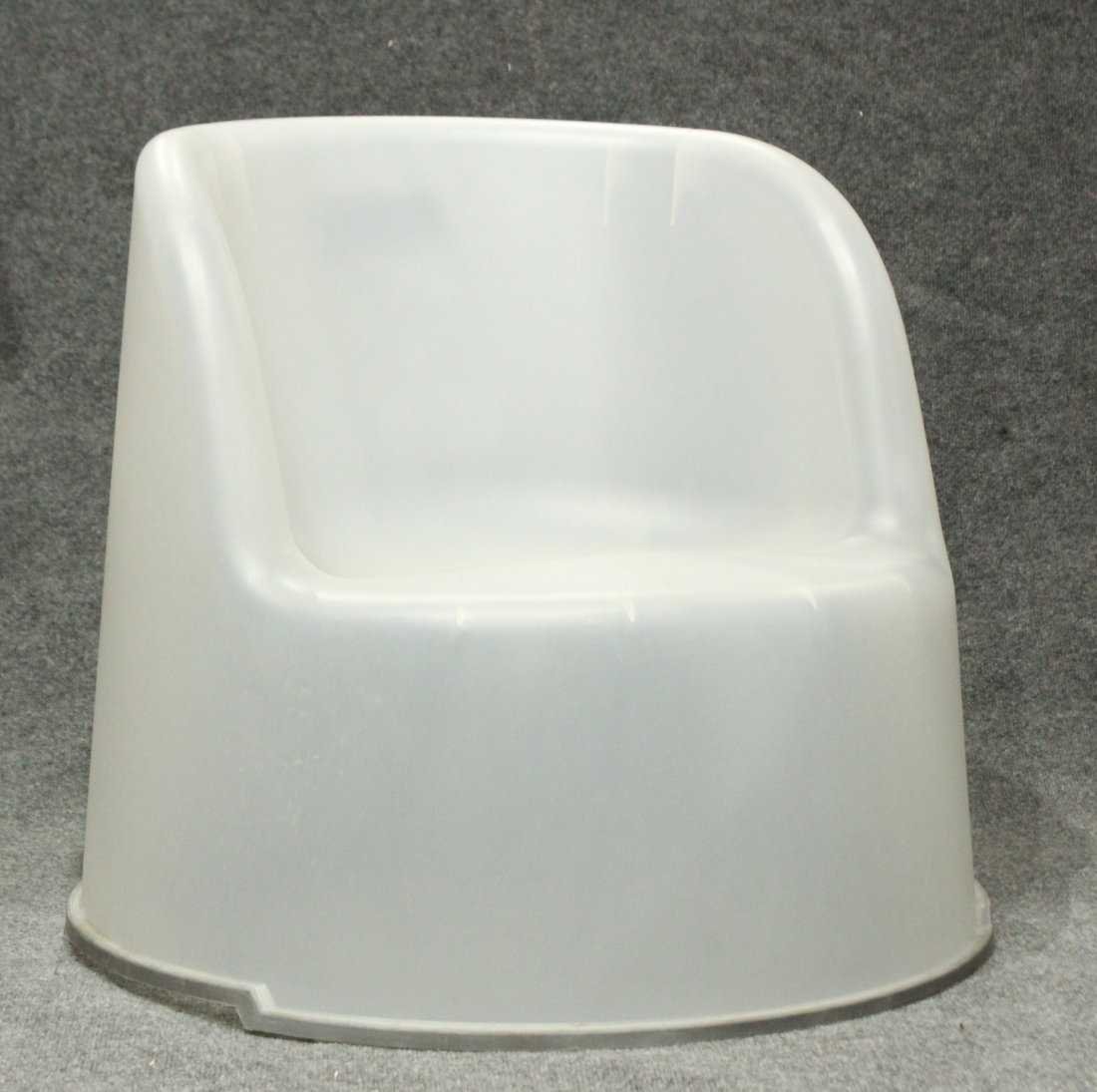 MOLDED PLASTIC TUB CHAIR