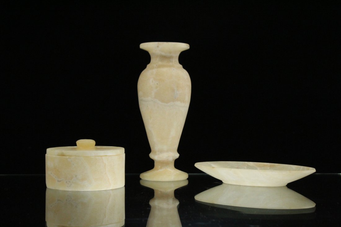 3-Piece CULTURED MARBLE DRESSER TOP VANITY SET (1 of 5)