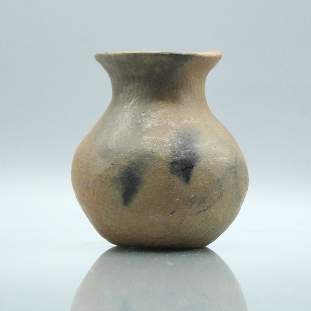 Red Ware Indian Pottery Vase Early Use of Blue Accent: Red Ware Indian Pottery Vase with Early Use of Blue Accent. Size: 4 h , 3.5 w