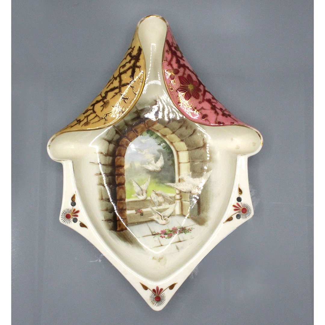 Porcelain Wall Pocket Shrine Flying Doves Thru Arch (1 of 4)