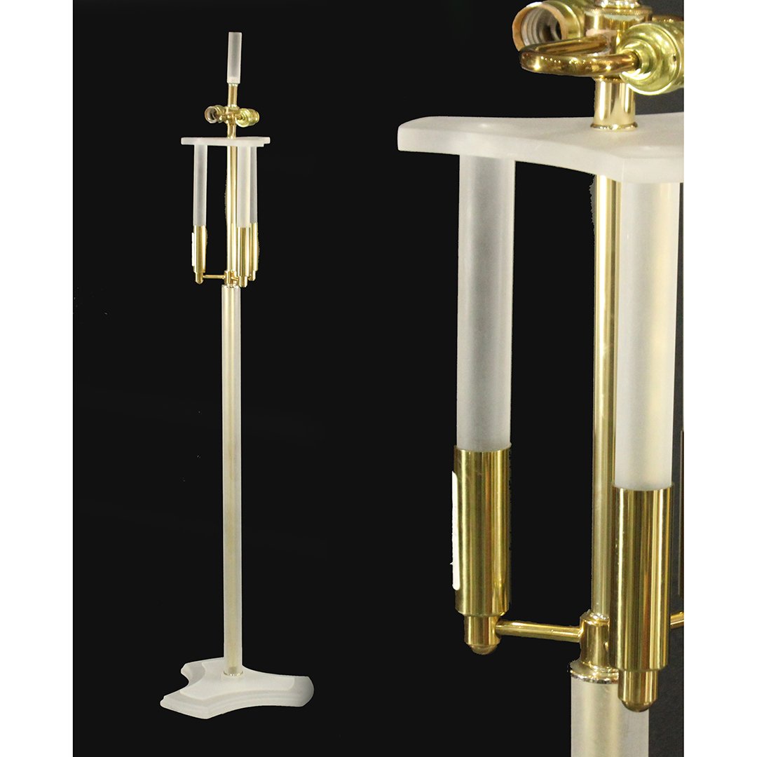 Mid-Century Modern Design Standing Lucite Pole Lamp (1 of 4)