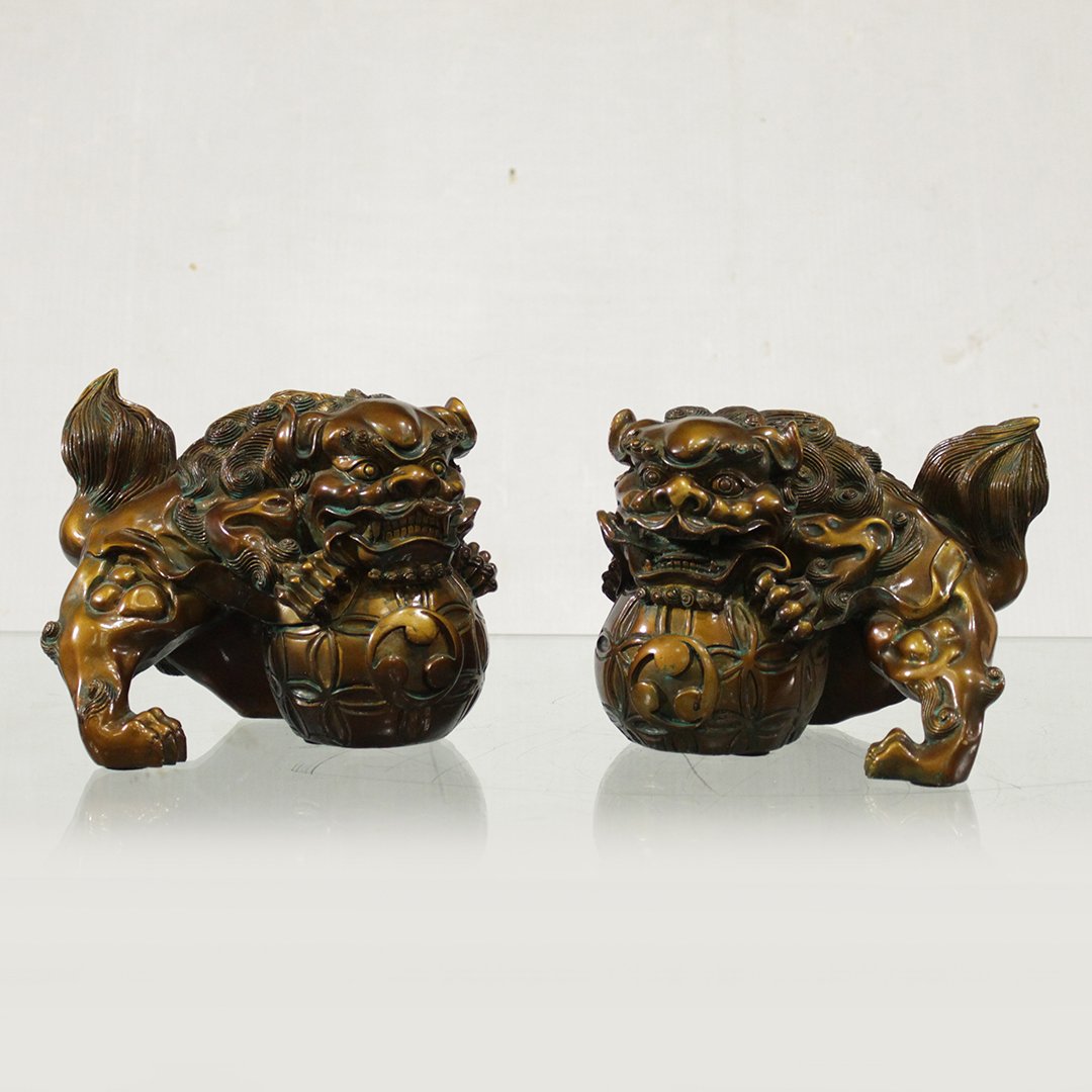 Two [2] Bronze Chinese Foo Dog Sculptures Right & Left (1 of 7)