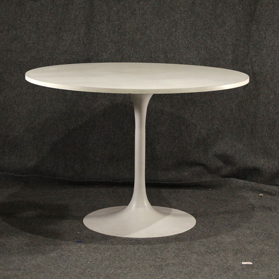 Knoll style tulip pedestal base table