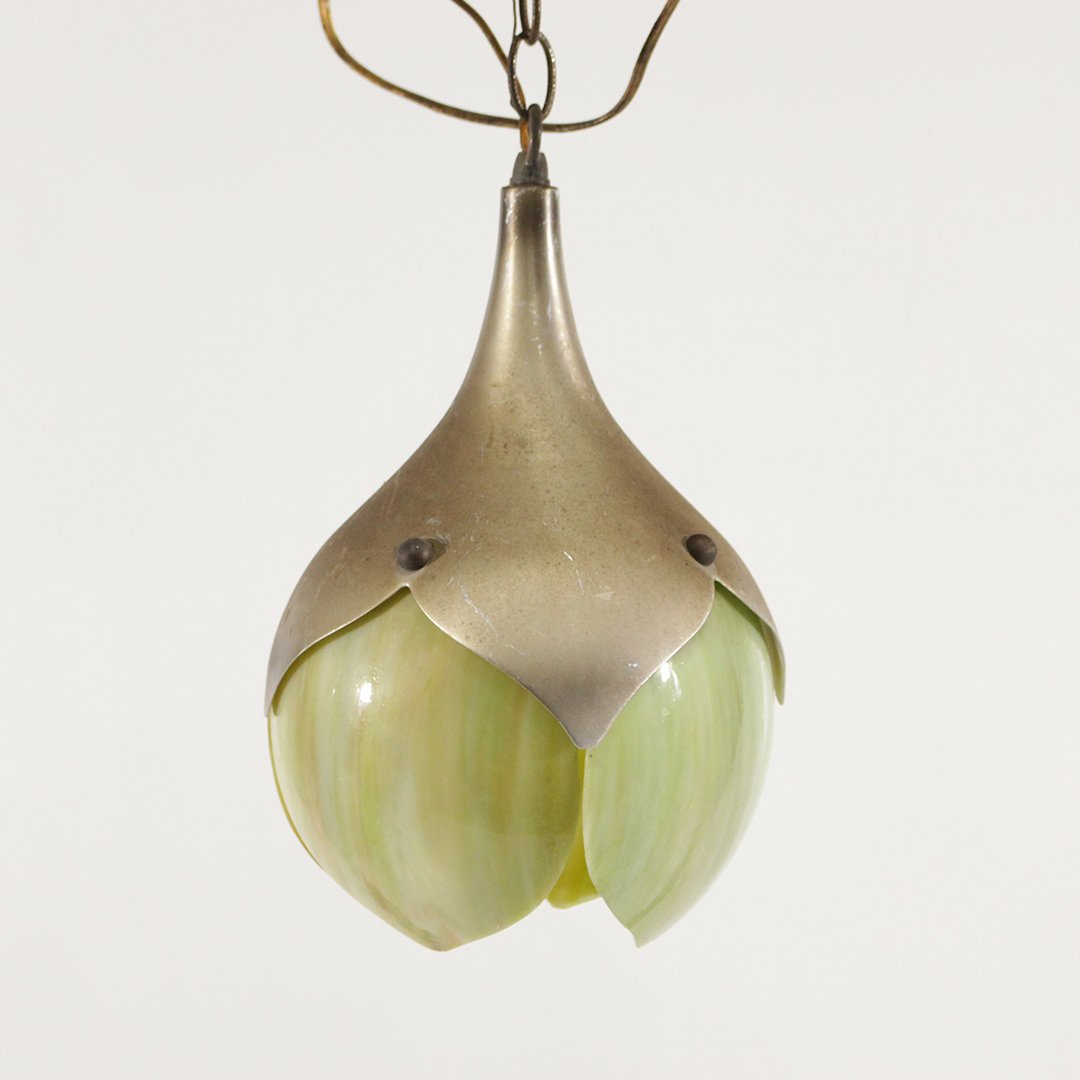 Vintage Tulip Stain Glass hanging Fixture: Vintage Tulip Stain Glass hanging Fixture Siz: 12 h , 8 w