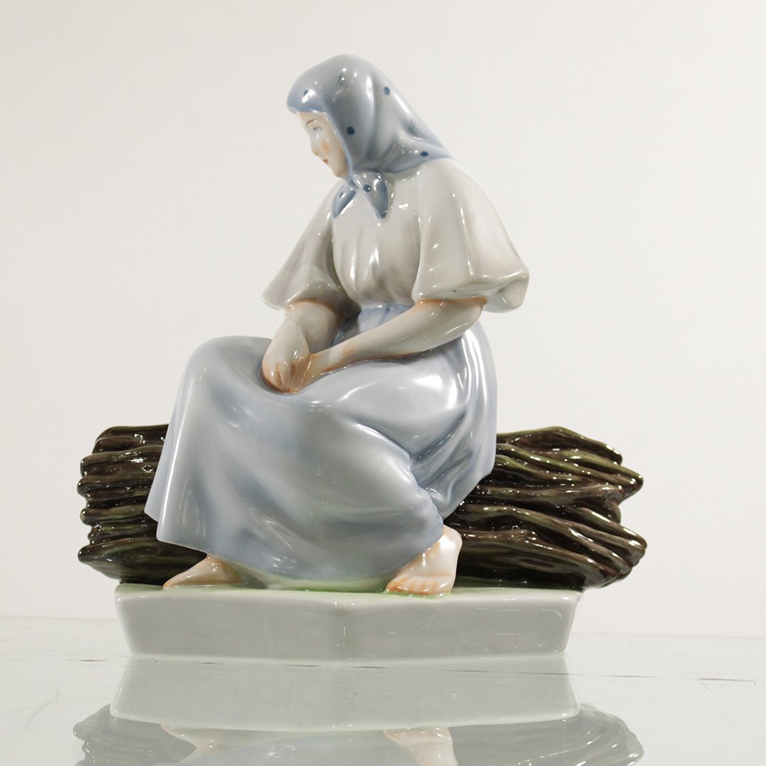 Zsolnay Hungary Porcelain Peasant Woman (1 of 6)