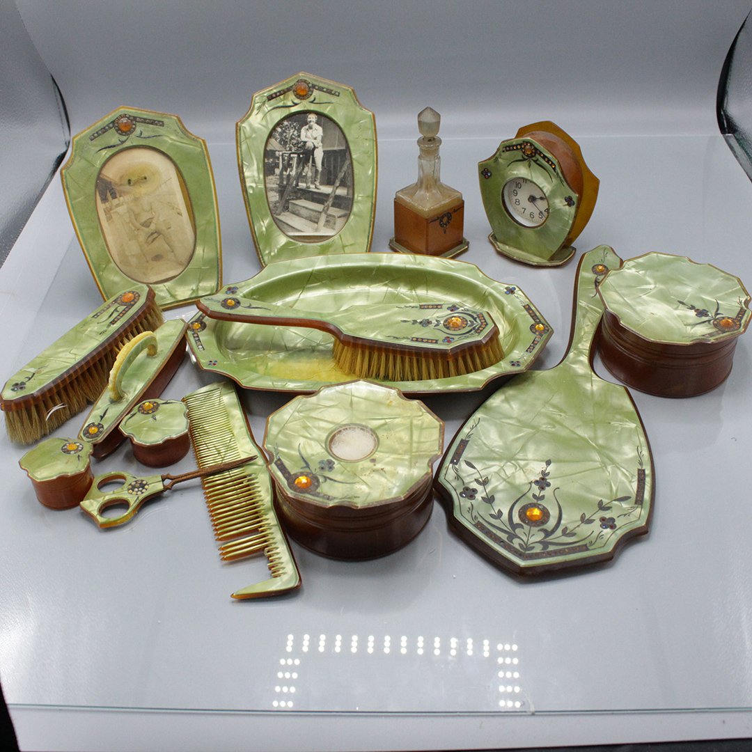 Art deco sale vanity set