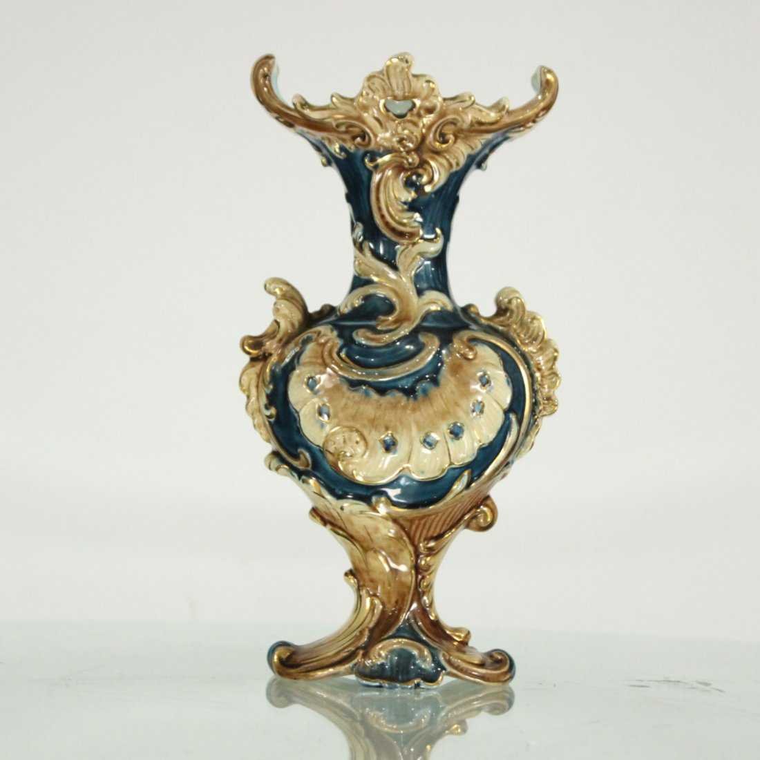 ART NOUVEAU MAJOLICA GLAZED VASE Renaissance Revival: ART NOUVEAU MAJOLICA GLAZED VASE Renaissance Revival. Size: 10 h