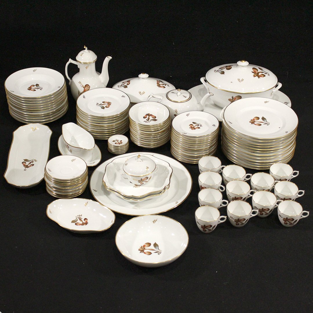 96 Pieces Royal Copenhagen Fine Porcelain Dinnerware (1 of 10)