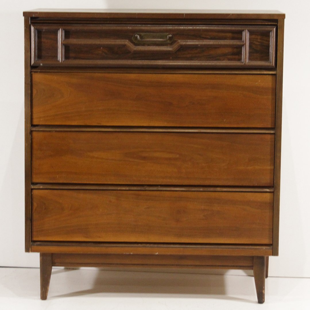 Bassett Mid-Century Modern 4-Drawer Bachelor's Chest (1 of 6)