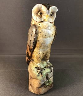 Ernst Bohne & Sohne, German Fine Porcelain OWL Figurine: Ernst Bohne & Sohne, German Fine Porcelain OWL Figurine. Great quality. Impressed EBS #2543 marking with faint blue factory mark. Very good condition. Size: 5 in. height, 1.5 in. wide.