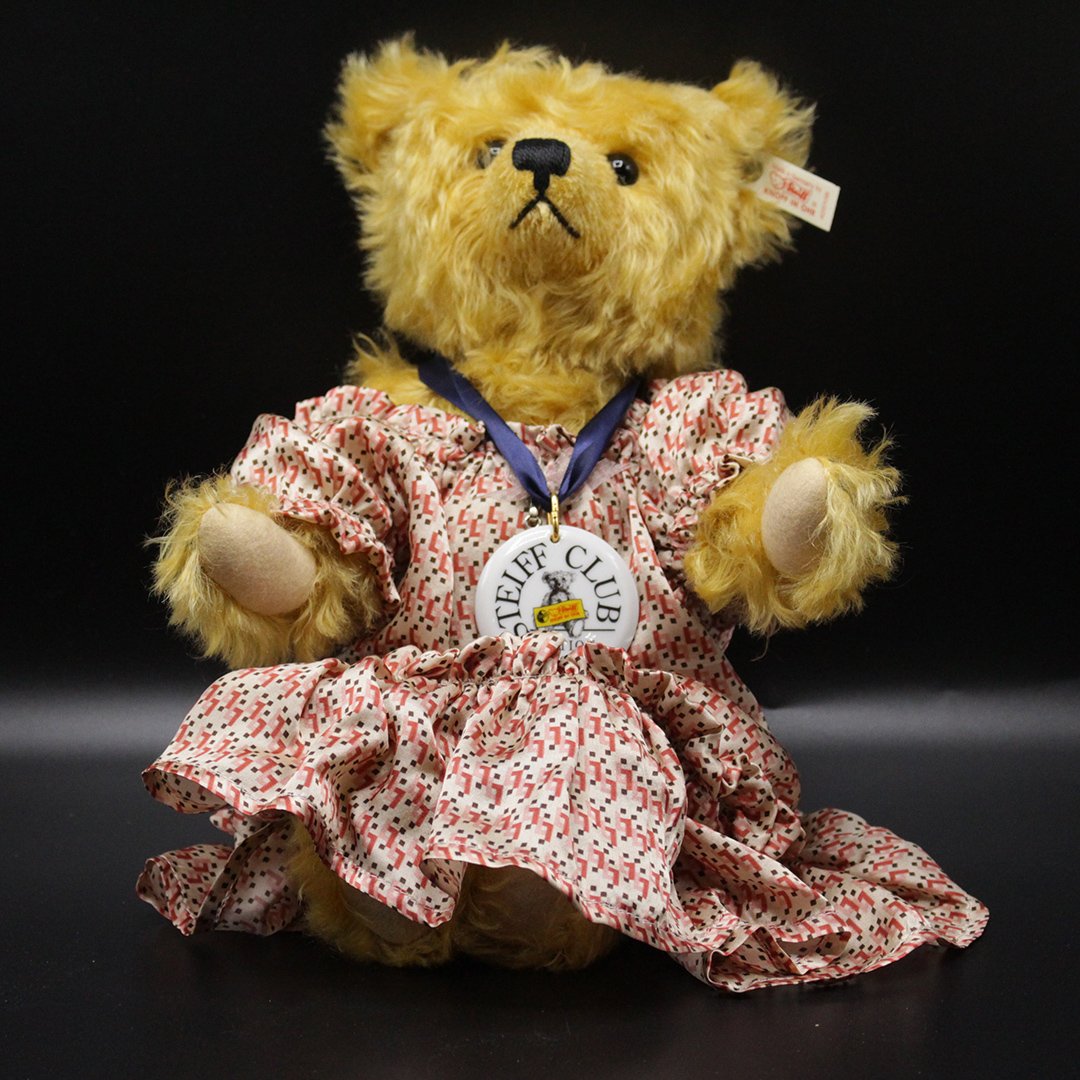 STEIFF CLUB Edition 1997, Bear in Red Dress (1 of 6)