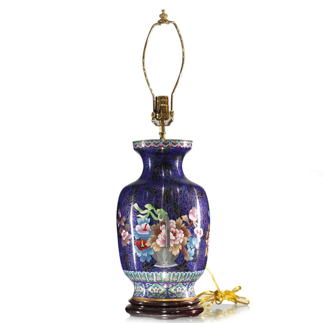 Fine Quality Chinese Cloisonne Base Table Lamp (1 of 10)